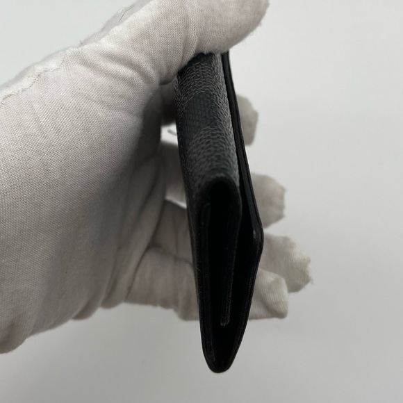 Louis Vuitton Graphite Six Key Holder - Picture 6 of 14